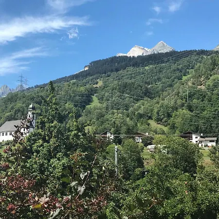 Ustria Crusch Alva Frühstückspension Tavanasa