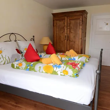 Ustria Crusch Alva *