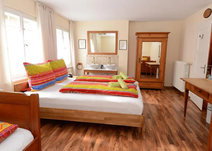 Ustria Crusch Alva *