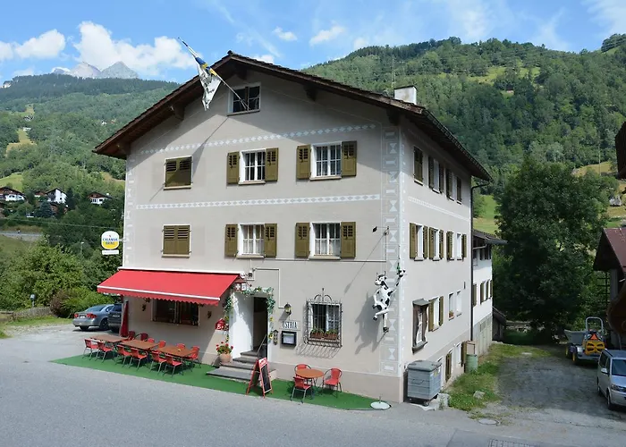 Ustria Crusch Alva *